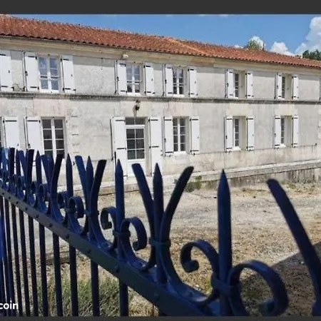 D'hotes Dans Maison Charentaise *